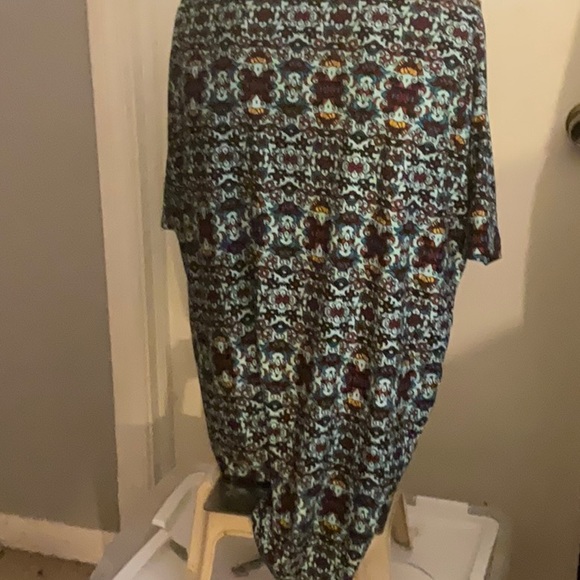 LuLaRoe size small tunic top. Simply comfortable high/low top. - Picture 4 of 6